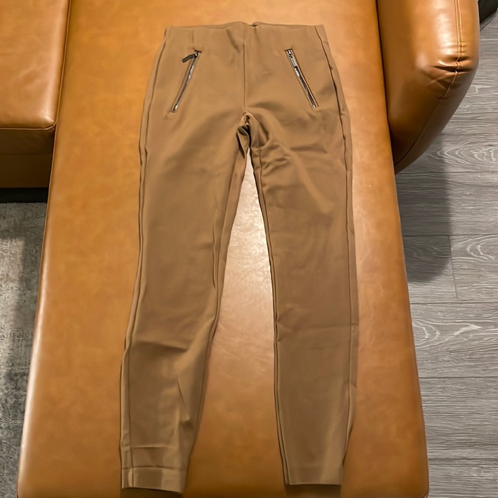 Brown stretchy business pant